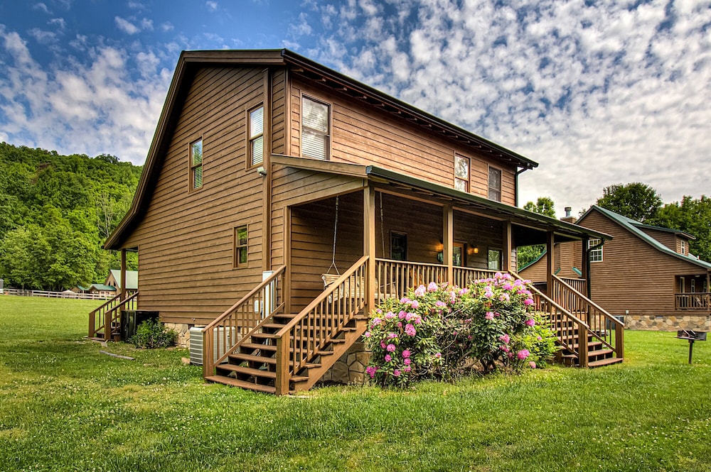 Mountain Creek #3584 by Aunt Bug's Cabin Rentals