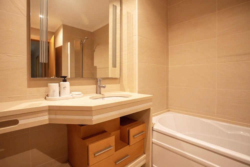 Modern 2-bedroom Flat in Odivelas view 3