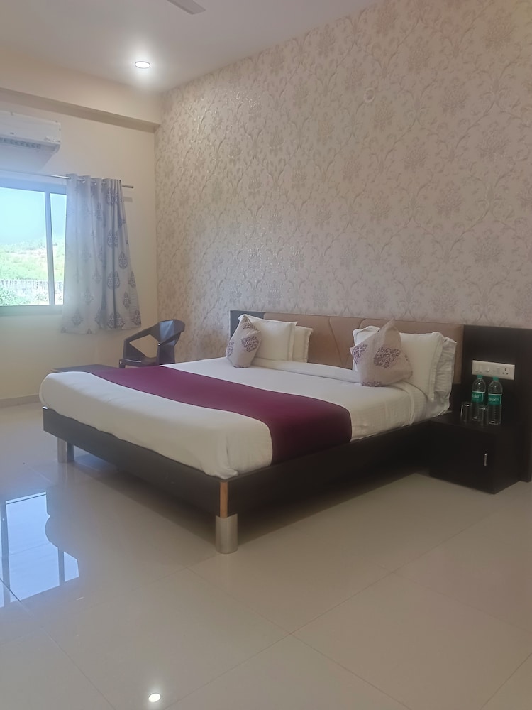 Vijayam Resort