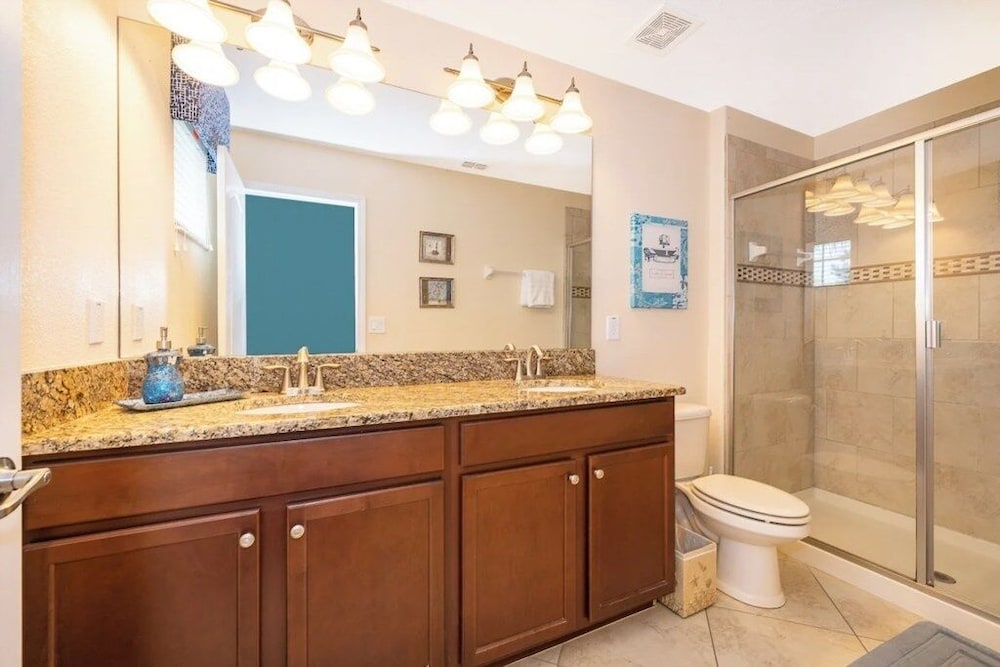 Florida Dreaming 6 Bedroom Home
