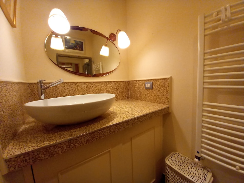 Leone in Firenze With 1 Bedrooms and 1 Bathrooms