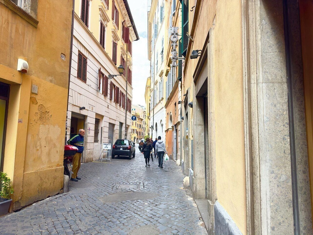 Campo De' Fiori Apartments