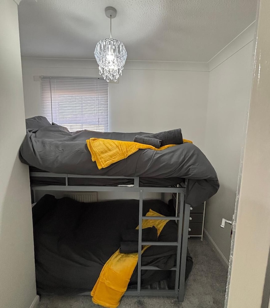 130m2 New House 2024 - 3 Bedrooms - Free Fast Wifi - Free off Street Parking