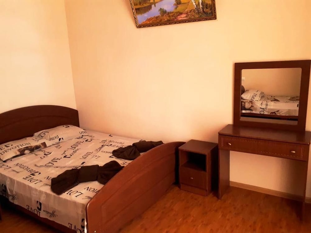 Oganes Guesthouse
