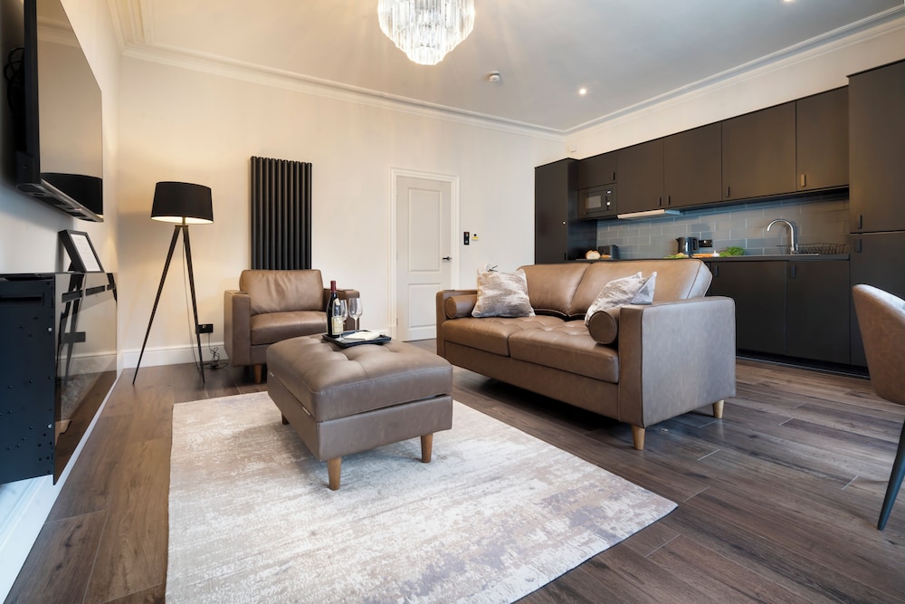 Lake Road Apartments