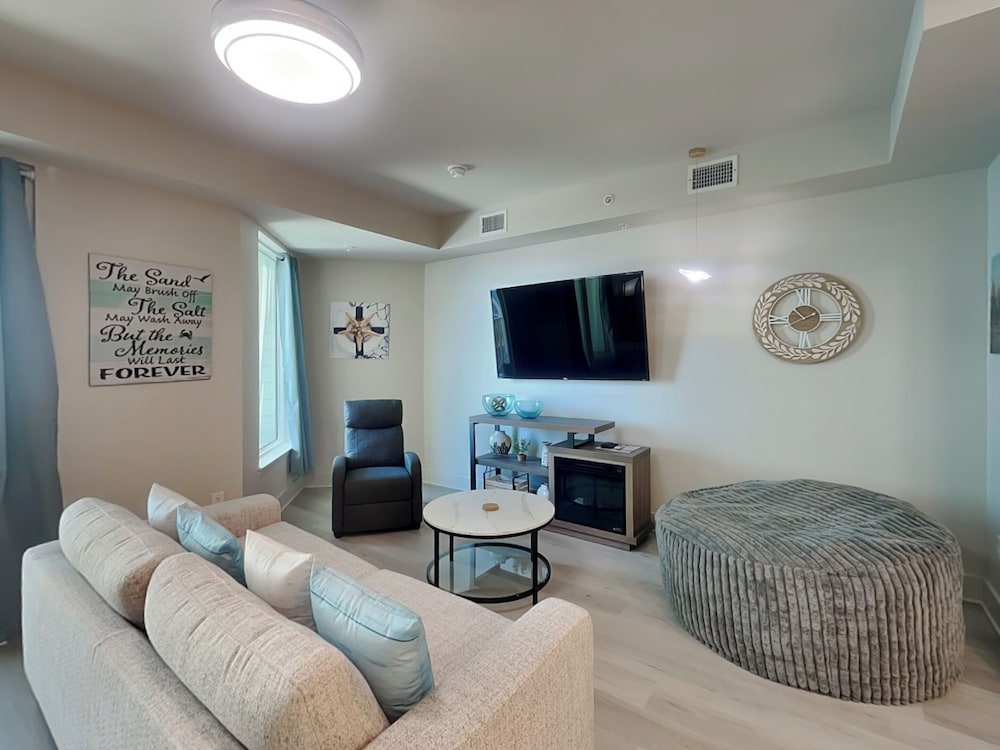 Sea Glass #313 by Southern Vacation Rentals