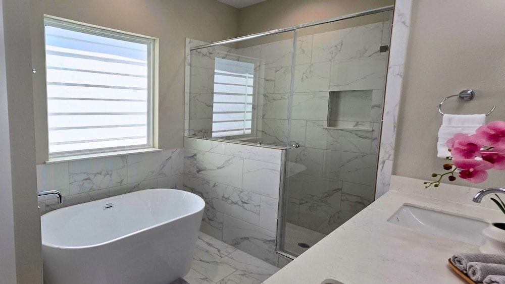 North Houston Comfort 3BR Near Downtown IAH