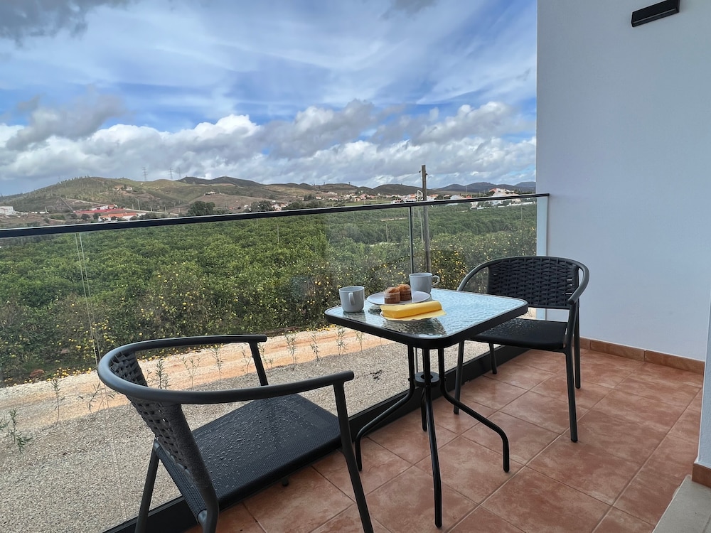 Golden Oasis Retreat in Silves