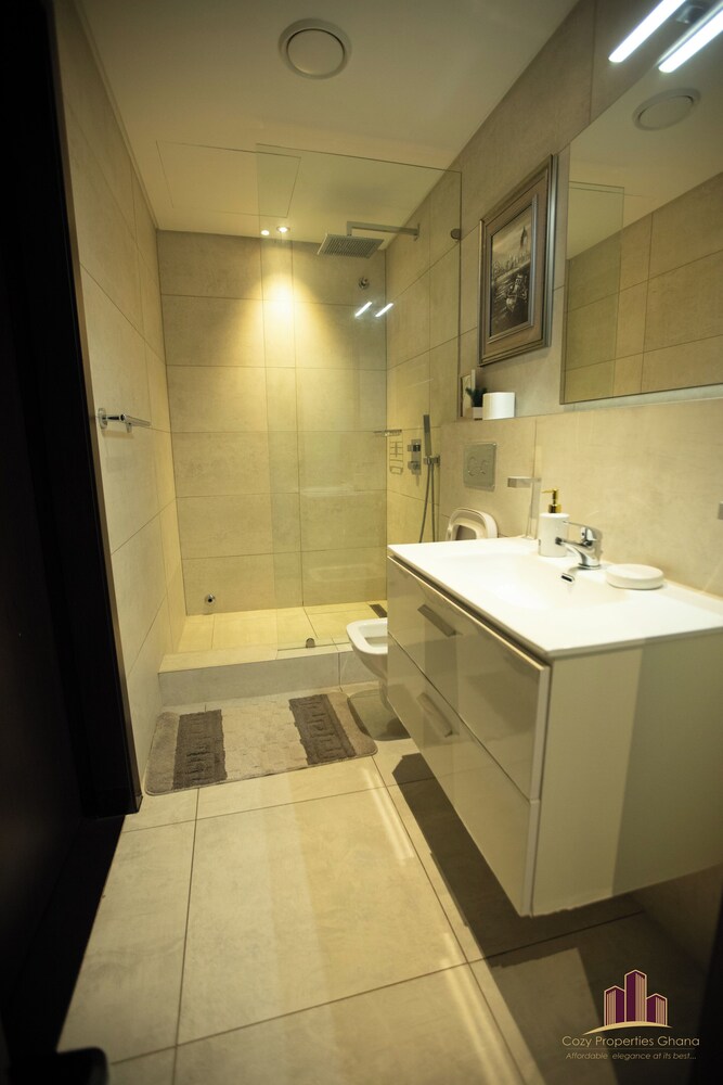 Signature Luxury Suites by Cozy