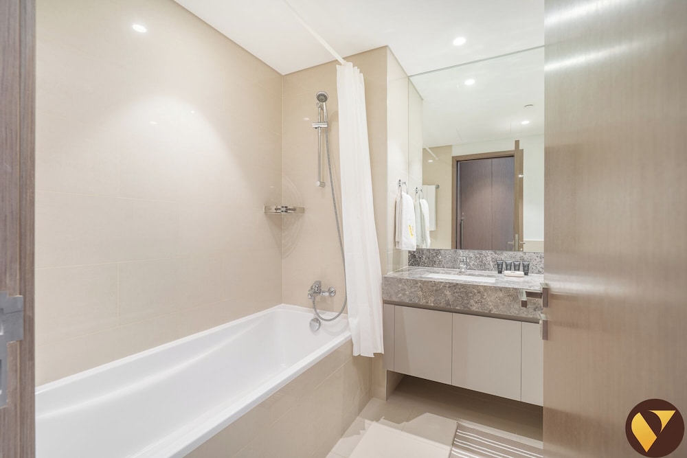 30th Floor Near Burj Khailfa Dubai Mal