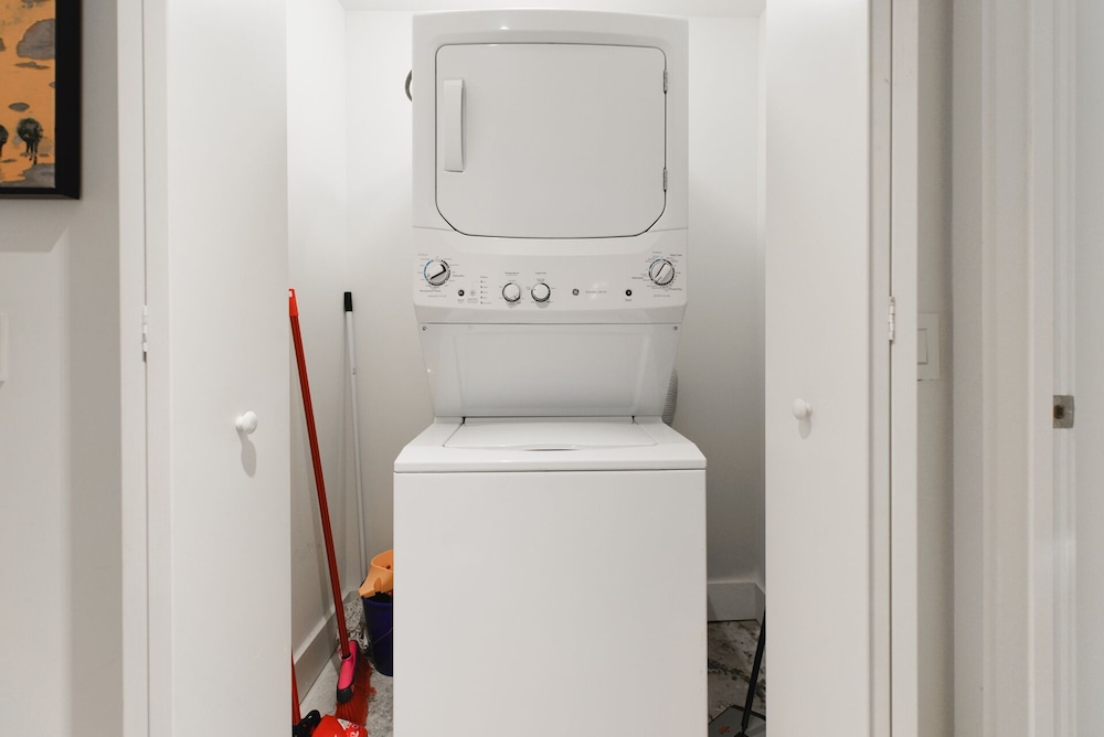 Beachfront Condo, Hollywood - Image 4