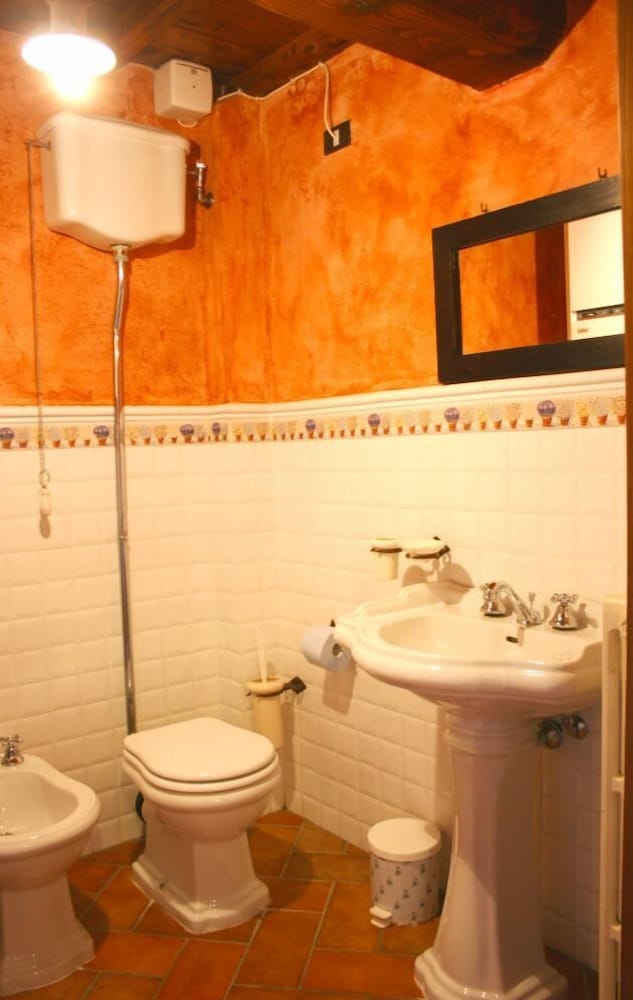 Wonderful private villa for 16 people with WIFI, private pool, TV and parking