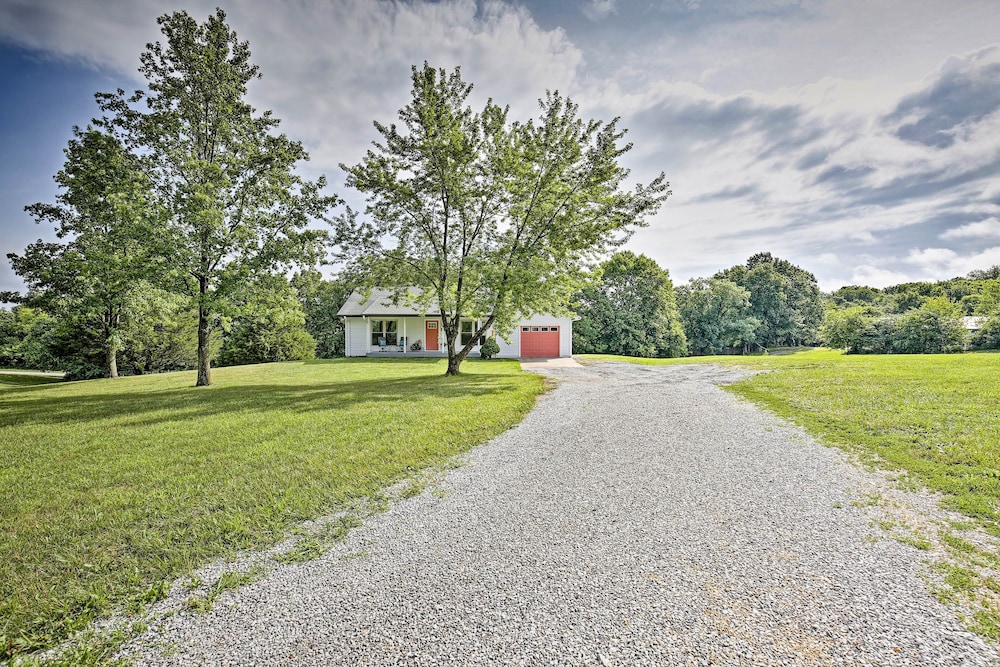Modern Excelsior Springs Home w/ Deck & 3 Acres!