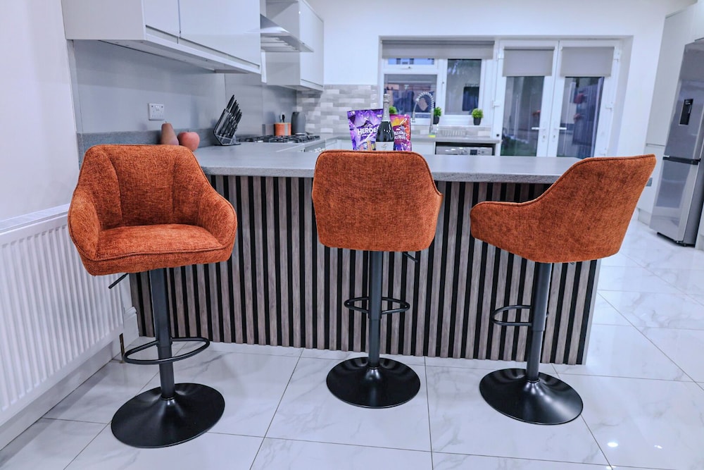 Sleeps17 Bliss 7-bedroom Luxury Escape Birmingham