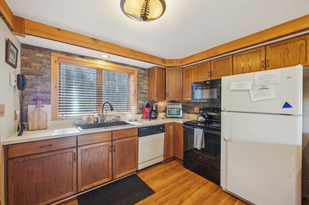 Echo 7 Building D - Retreat With Mountain Views 2 Bedroom Townhouse by The Summit at Gore Mountain
