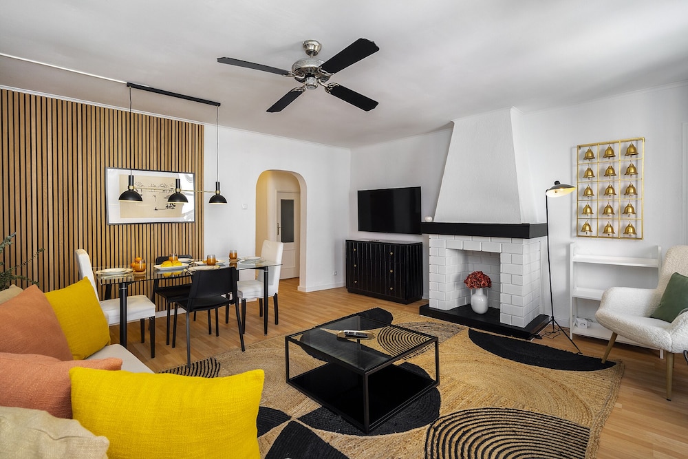 Stylish Family Residence In The Heart Of Chiado