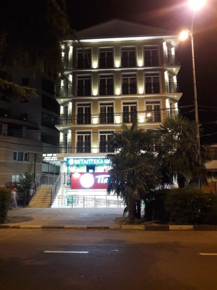Apartment on Demokraticheskaya str 45-2
