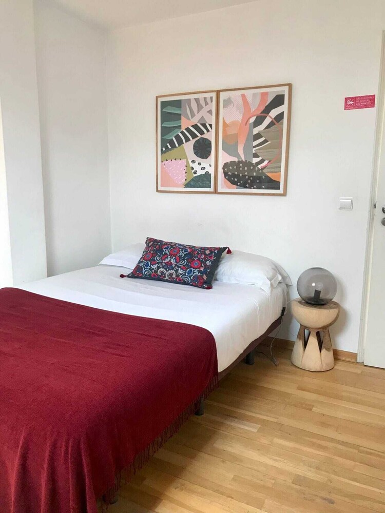 Beautiful 7 Bedroom Apartment in Lisbon view 4