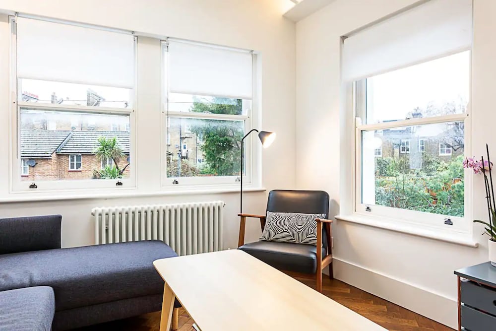 Stylish and Spacious 1BD in Clapton