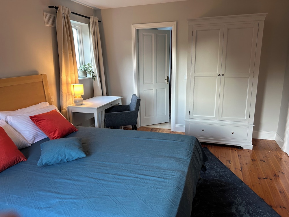 4 Bedroom Detached Home Close to Kenmare Town