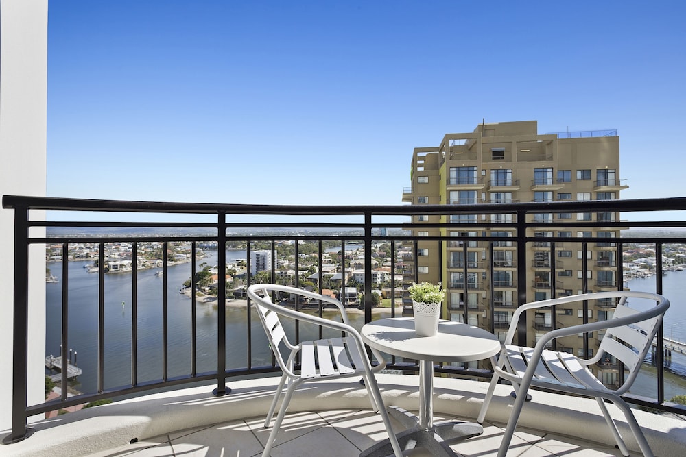 Surfers Paradise Vacations - Ocean Riverview at Chevron Renaissance - Property Image 2