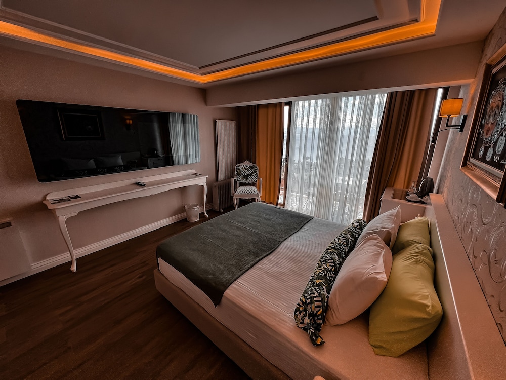 Assos Longevity Hotel