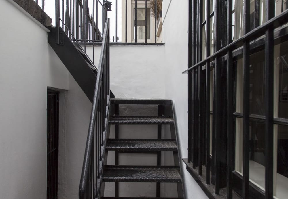 balcony