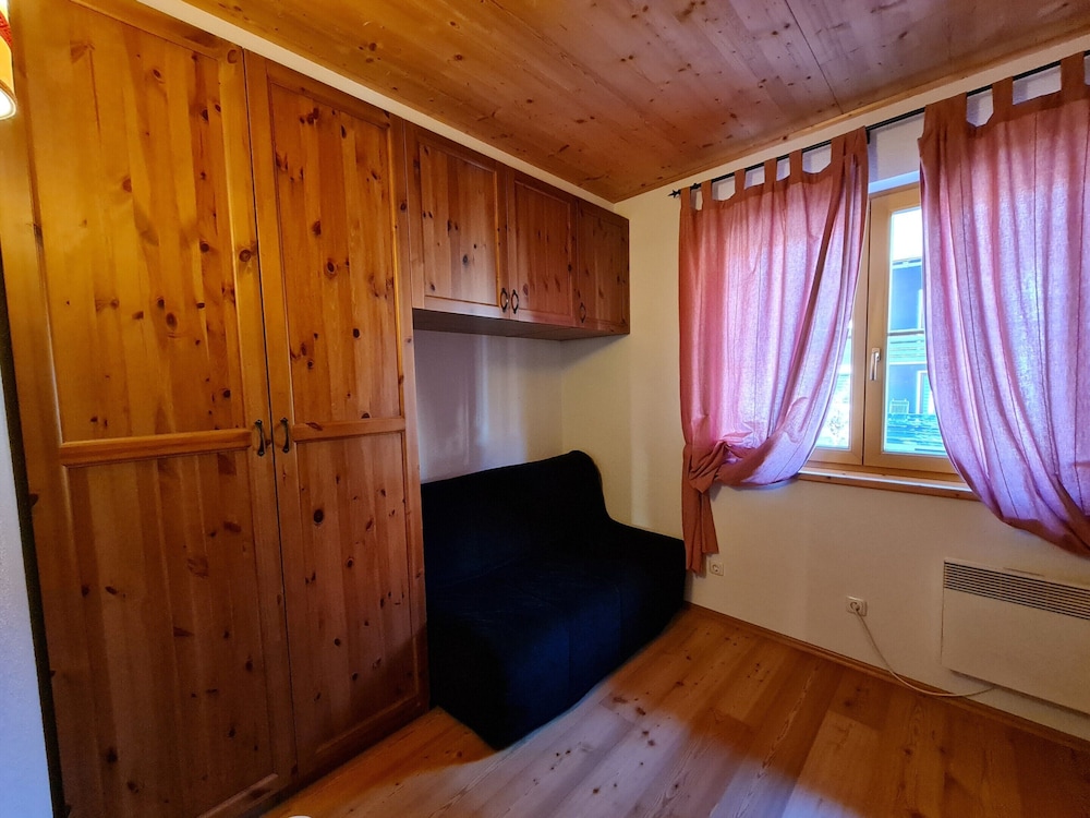 Apartment With Mountain Views & Ski Access