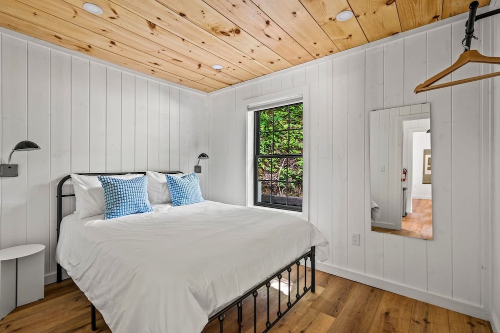 Group Getaway Modern Cabins Sleep 16 Gatlinburg