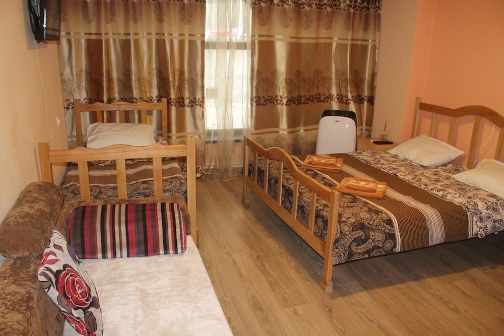 Old Yerevan Hostel & Tours