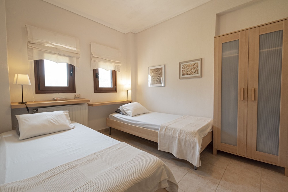 Alex Billy House by Travel Pro Services