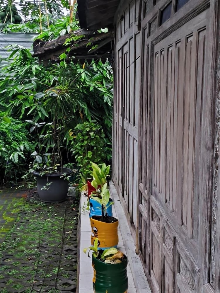 Eyang Residence Limasan Kebon Dalem