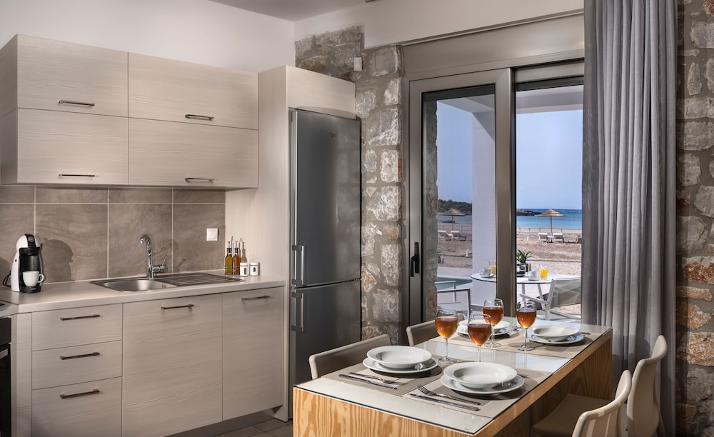 Cedar Bay Beachside Villas
