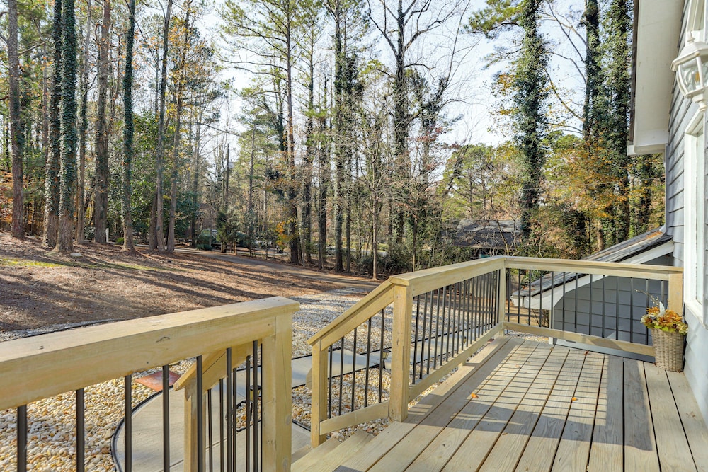Home w/ Grill & Games - 17 Mi to Lakepointe Sports