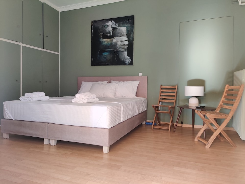 Cosy 1BR Apt With Balcony in Vibrant Exarcheia