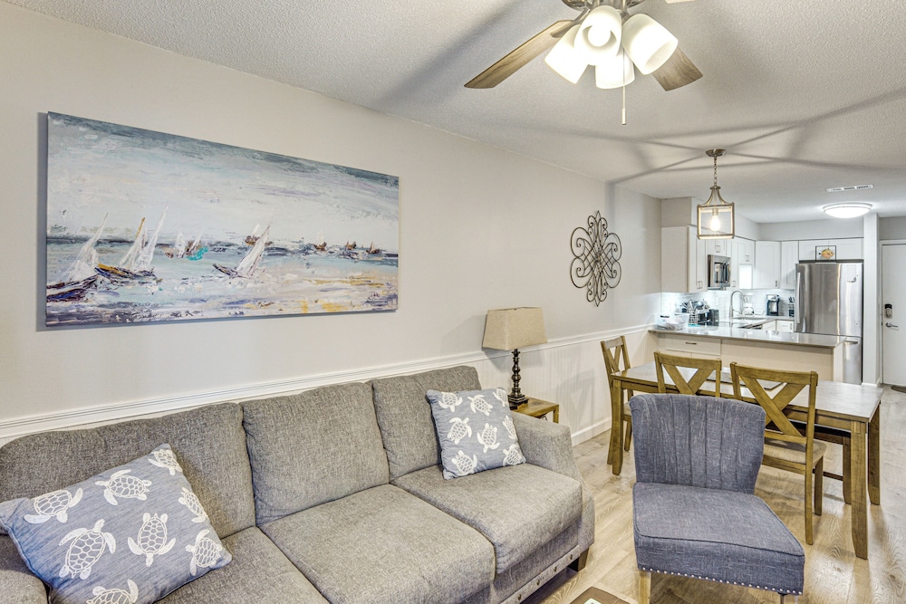Access to Folly Field Beach & Pools: Coastal Condo