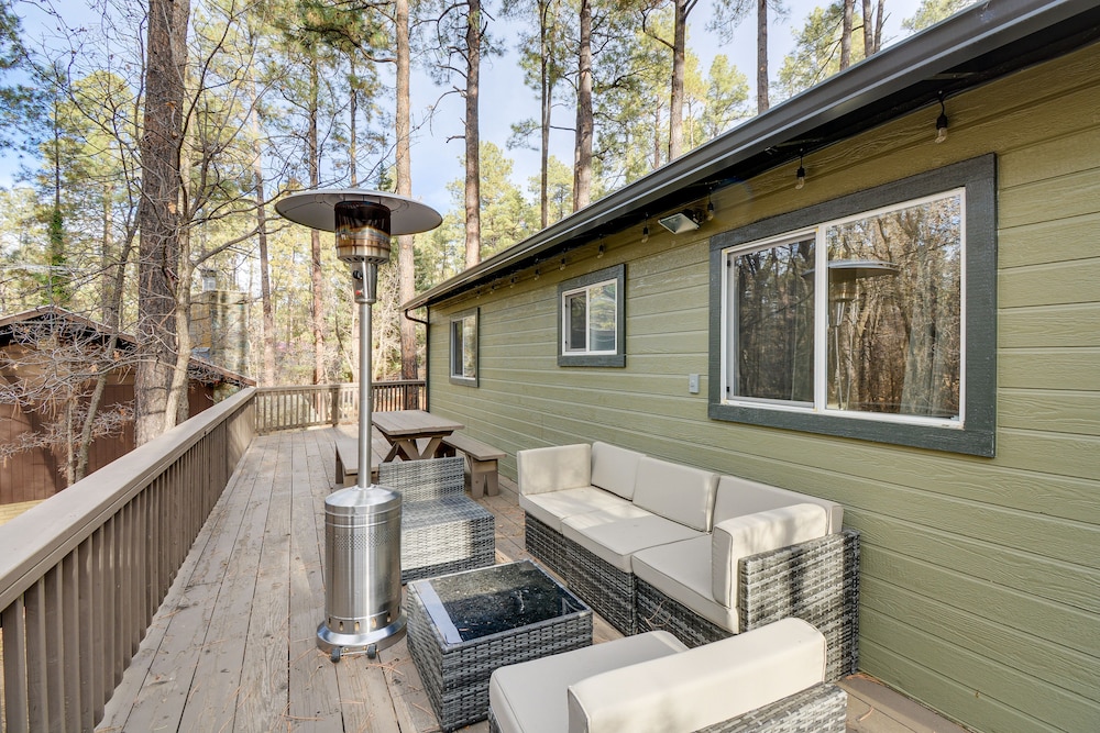 Charming Prescott Cabin: 6 Mi to Downtown! view 4