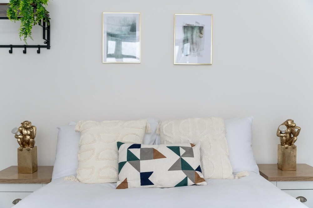96 Caerleon Road Apartment B view 4