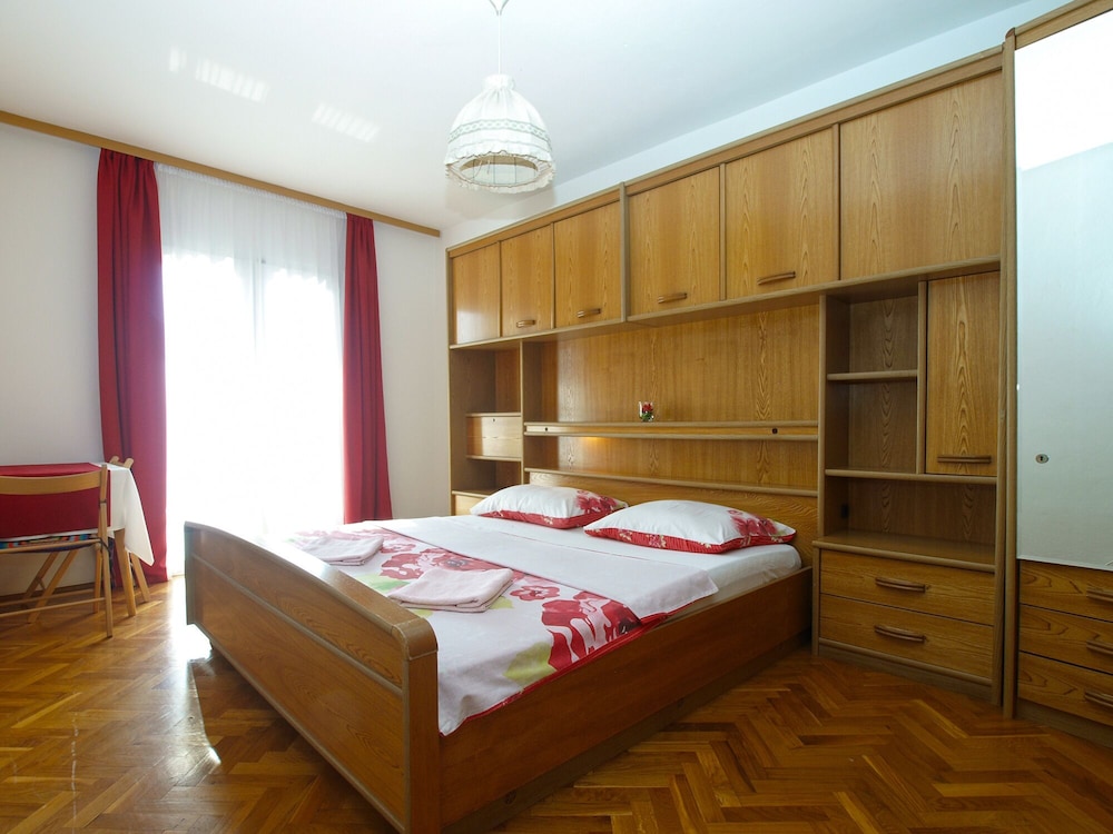Apartment Anica 770