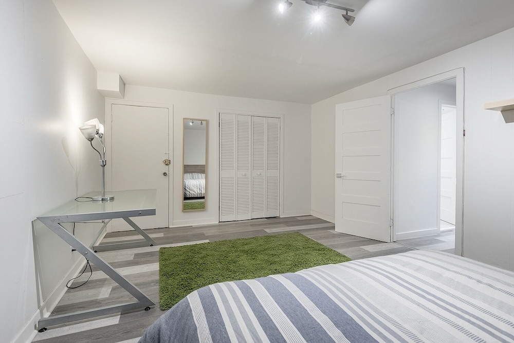 1BR APT in the HEART of Downtown-4