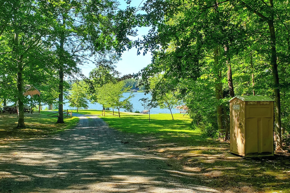Boat, Fish & Explore Lake Anna! Home 1 Mi to Water