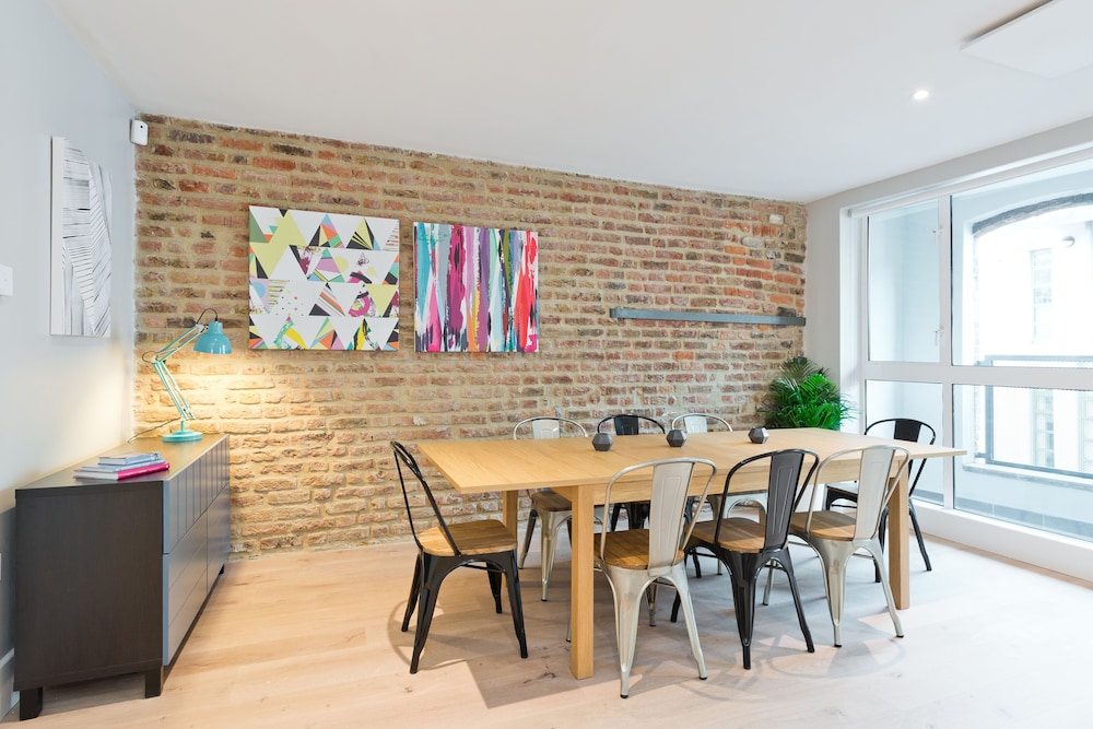 Temple Bar Crowne Square Apartments