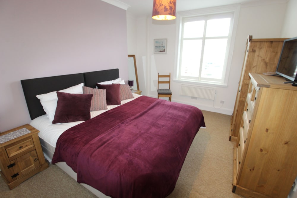 Stunning one Bedroom Apartment in Bournemouth view 2