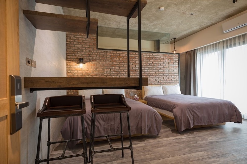 Wild Hotel