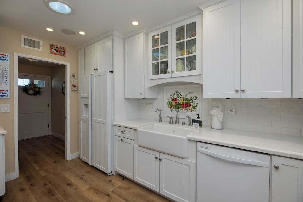 Coastal Gem Near Pismo Beach w/ Hot Tub, Firepit & Outdoor Dining Newport Oasis by Avantstay