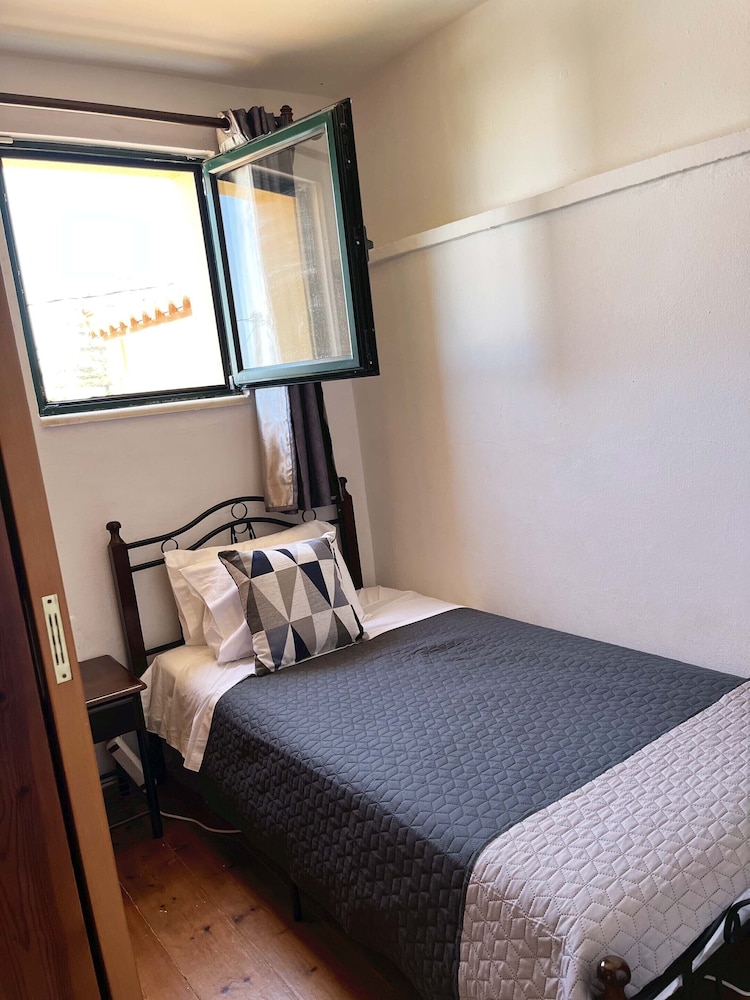 Skandalis Traditional Suites