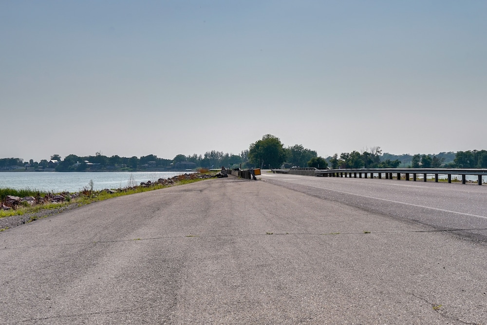 Waterfront Lake Poinsett Retreat w/ Fire Pit! - Property Image 10