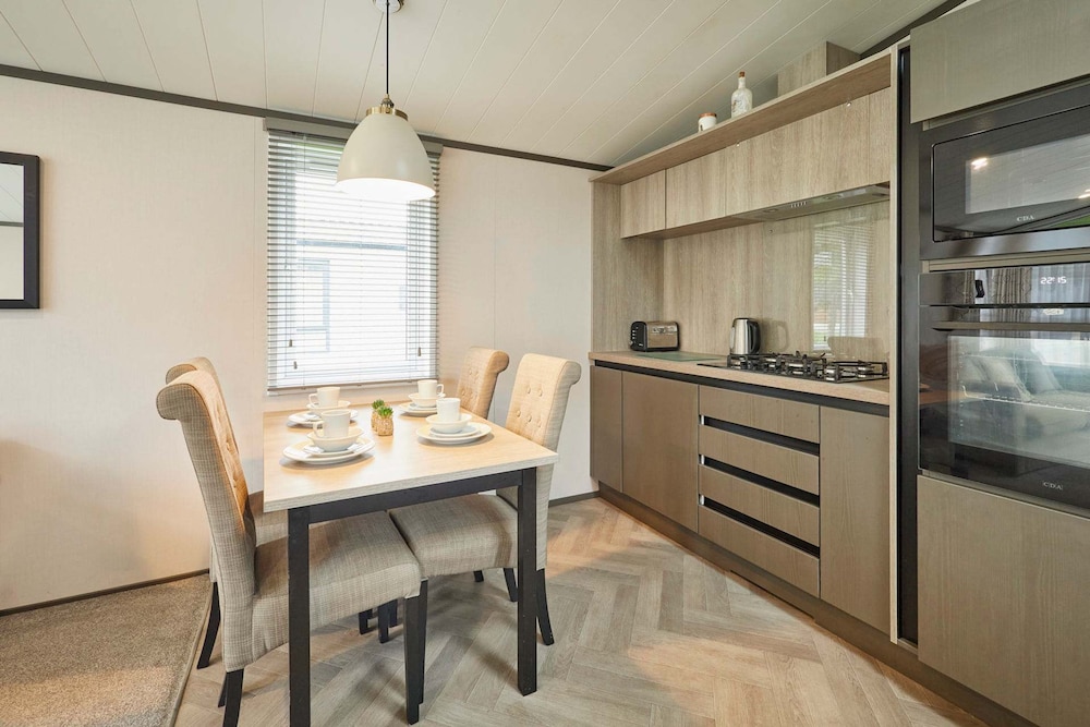Host Stay Falconers Lodge