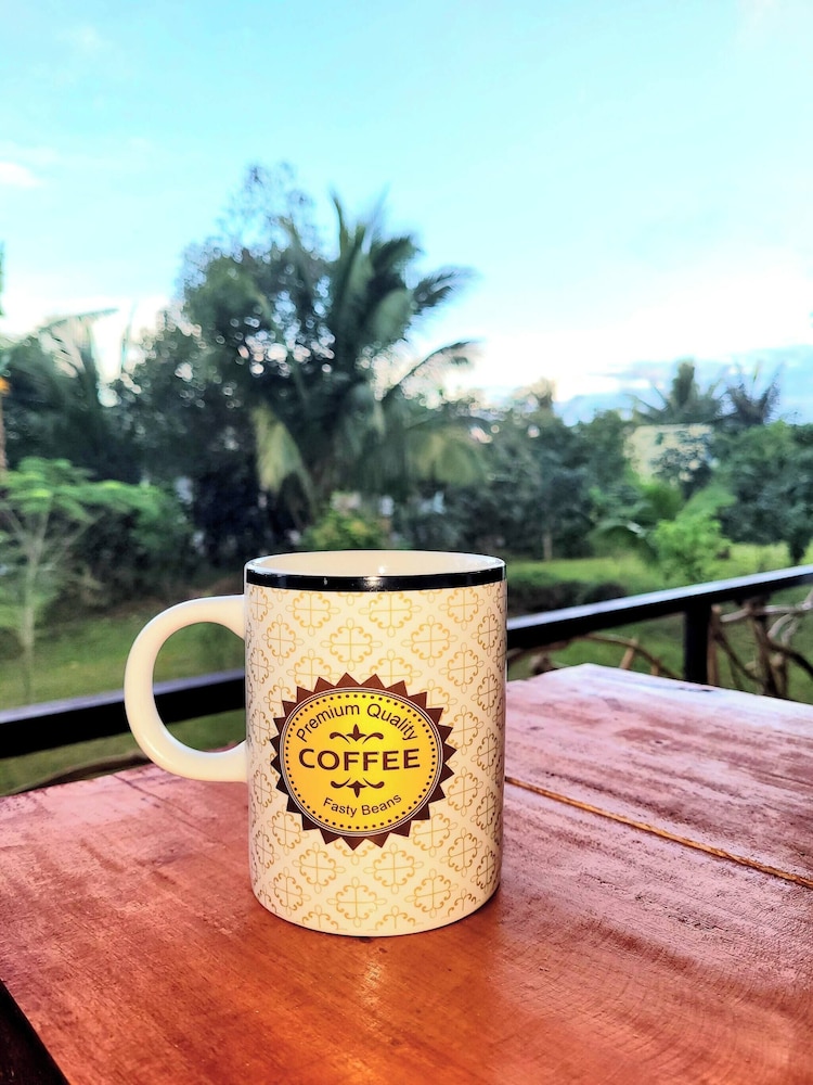 Modern Bahay Kubo Near Tagaytay - Casita Anahaw