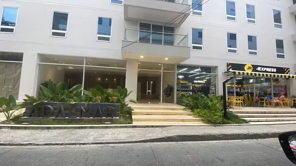 Apartamento Adalmar 804 con vista al mar